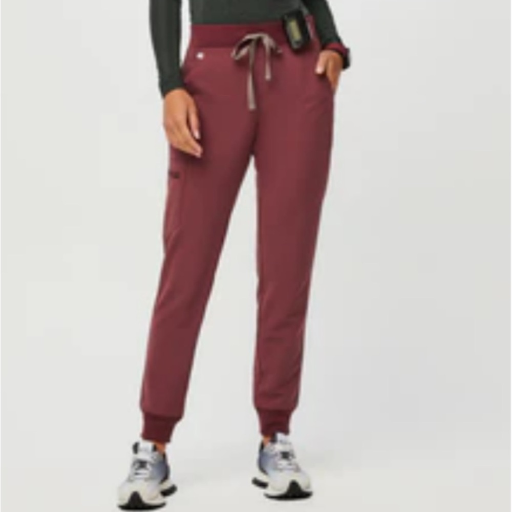 Figs Zamora Jogger Scrub Pants in Dark Cherry (SP)